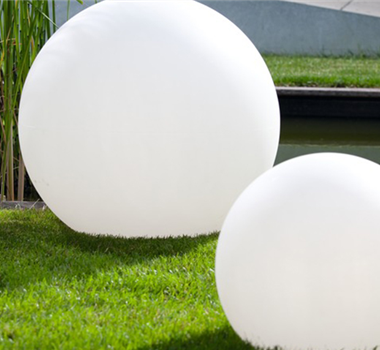 Rasenpflege im Frühling  Rasenpflege im Frühling