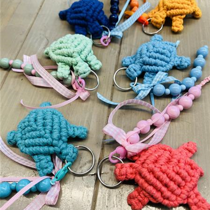 Kreativ-Workshop: Schlüsselanhänger aus Makramee