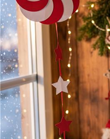 Mit-Mach-Bastelaktion "Weihnachtlicher Papierhänger"
