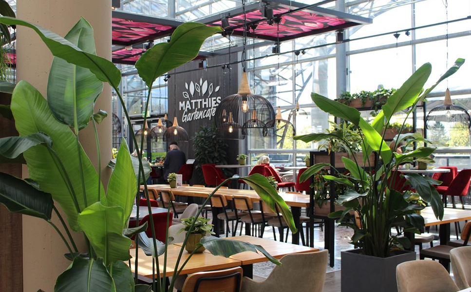 Willkommen im - Matthies Gartencafé